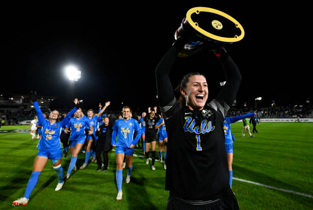 巴西地方政府调查美国遣返移民时违反人权的行为.